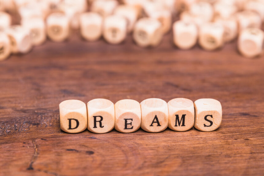 Here is an explanation of about 14 dreams that people often dream